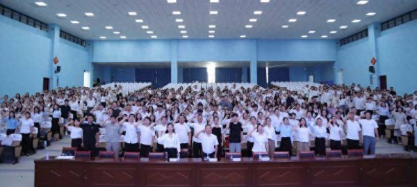 天盈配资 望城423名新教师共上“第一课”，开启教育新征程